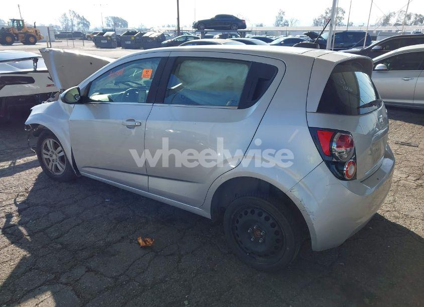 Photo 3 of 2015 Chevrolet Sonic LT AUTO (VIN 1G1JC6SG1F4204597)