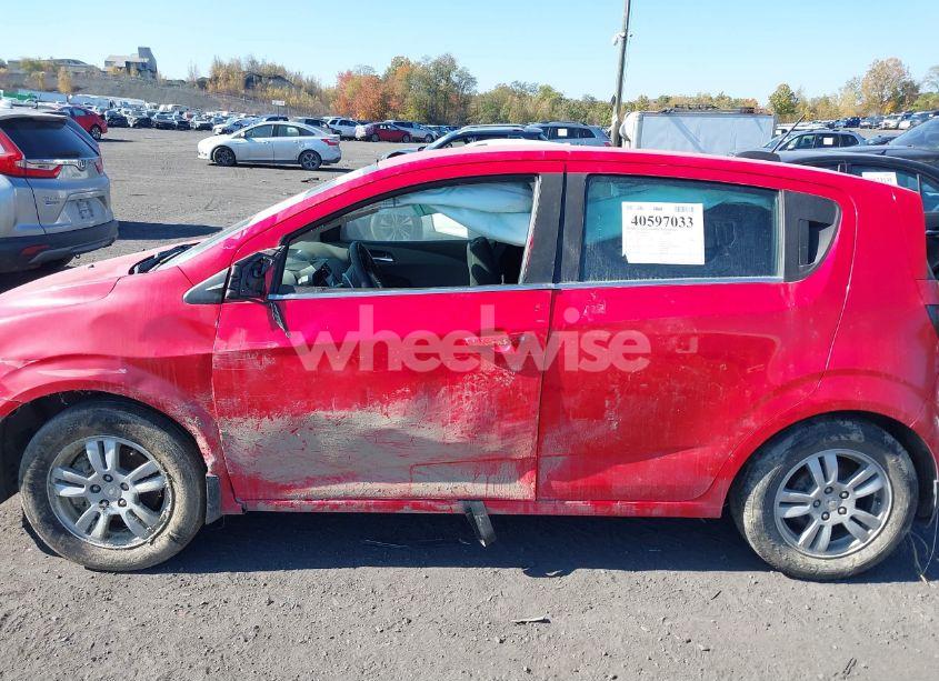 Photo 14 of 2015 Chevrolet Sonic LT AUTO (VIN 1G1JC6SG2F4150825)