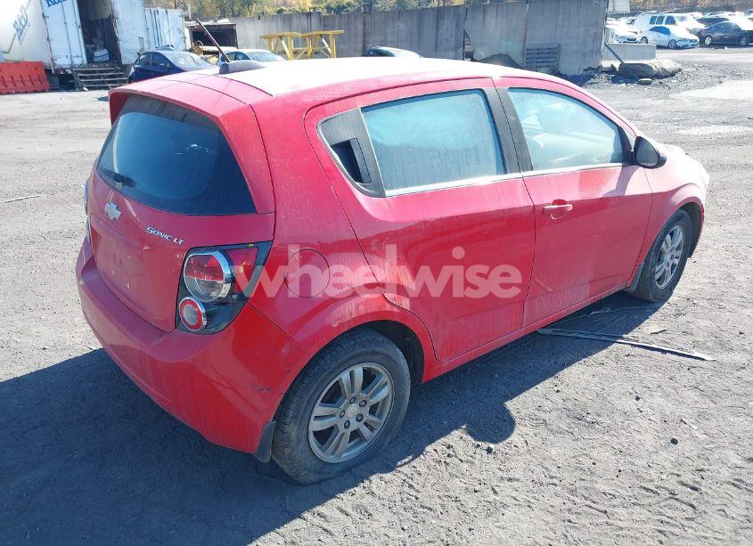 Photo 4 of 2015 Chevrolet Sonic LT AUTO (VIN 1G1JC6SG2F4150825)