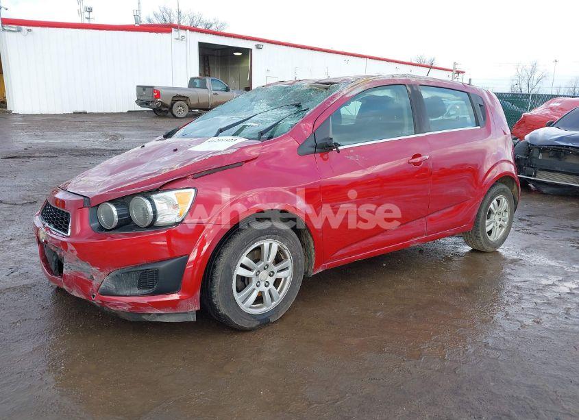 Photo 2 of 2016 Chevrolet Sonic LT AUTO (VIN 1G1JC6SG2G4123027)