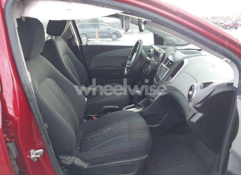 Photo 5 of 2016 Chevrolet Sonic LT AUTO (VIN 1G1JC6SG2G4123027)