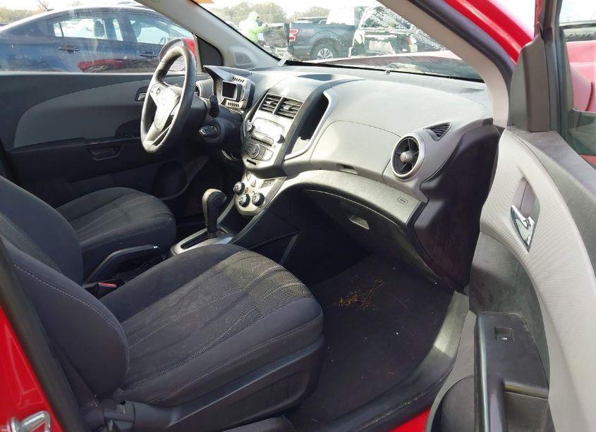 Photo 5 of 2013 Chevrolet Sonic LT AUTO (VIN 1G1JC6SG3D4210429)