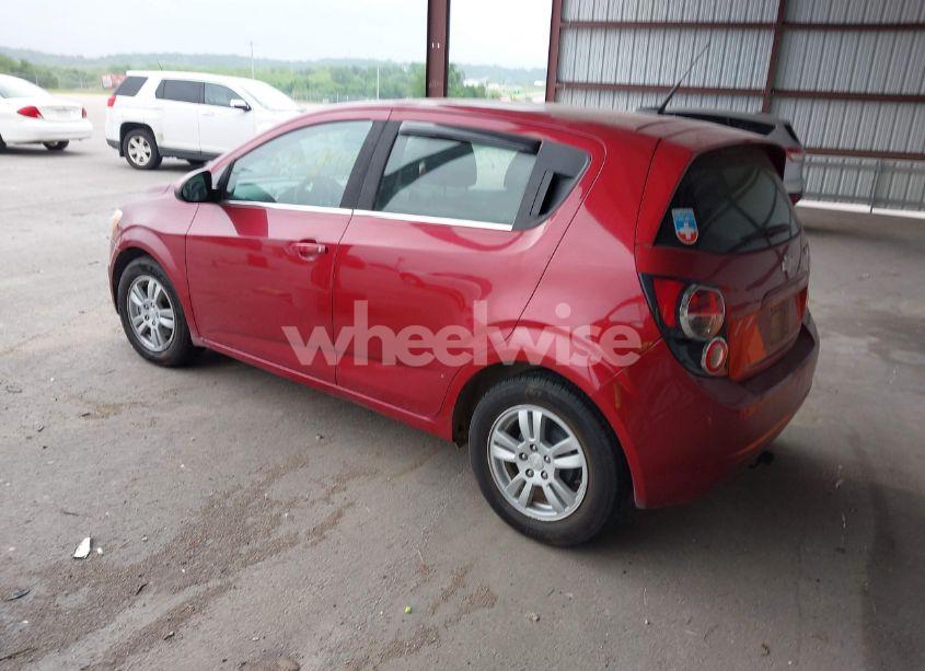 Photo 3 of 2014 Chevrolet Sonic LT AUTO (VIN 1G1JC6SG4E4177765)