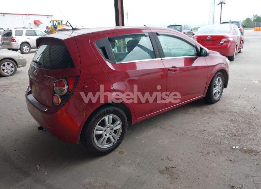 Photo 4 of 2014 Chevrolet Sonic LT AUTO (VIN 1G1JC6SG4E4177765)