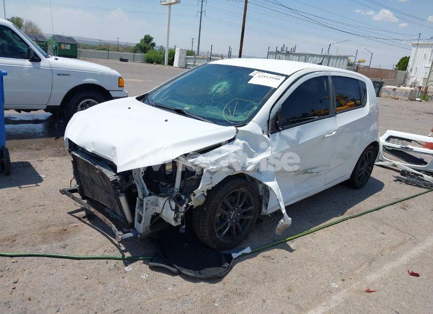 Photo 2 of 2014 Chevrolet Sonic LT AUTO (VIN 1G1JC6SG4E4218637)