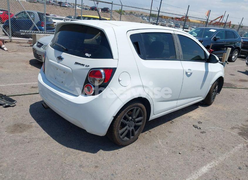 Photo 4 of 2014 Chevrolet Sonic LT AUTO (VIN 1G1JC6SG4E4218637)