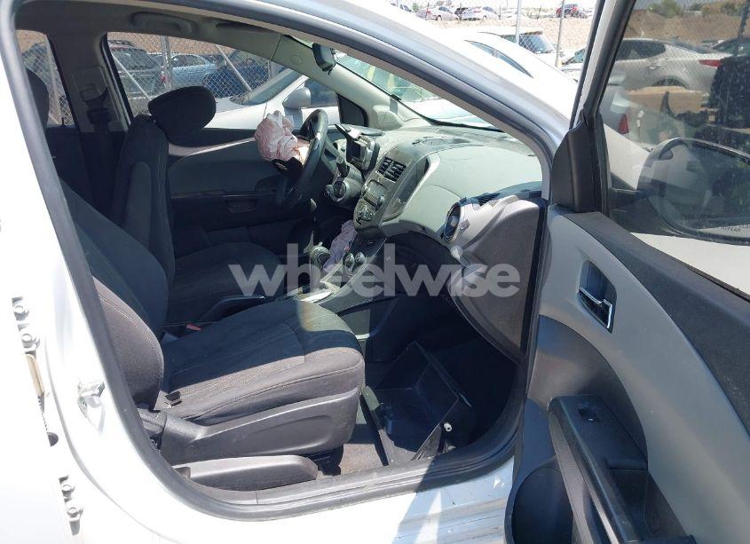 Photo 5 of 2014 Chevrolet Sonic LT AUTO (VIN 1G1JC6SG4E4218637)