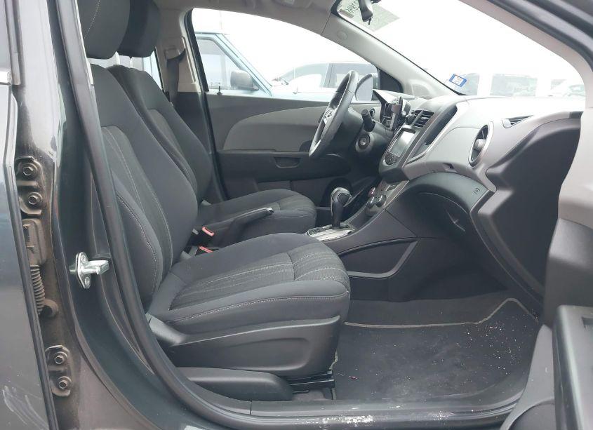 Photo 5 of 2016 Chevrolet Sonic LT AUTO (VIN 1G1JC6SG4G4148141)