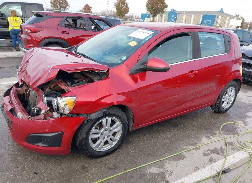 Photo 2 of 2014 Chevrolet Sonic LT AUTO (VIN 1G1JC6SG5E4113573)