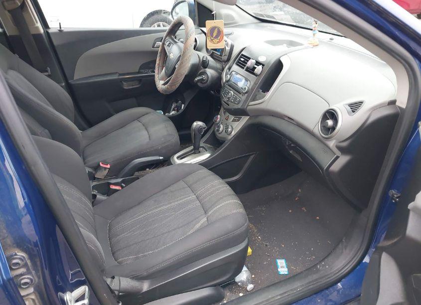 Photo 5 of 2014 Chevrolet Sonic LT AUTO (VIN 1G1JC6SG5E4213897)