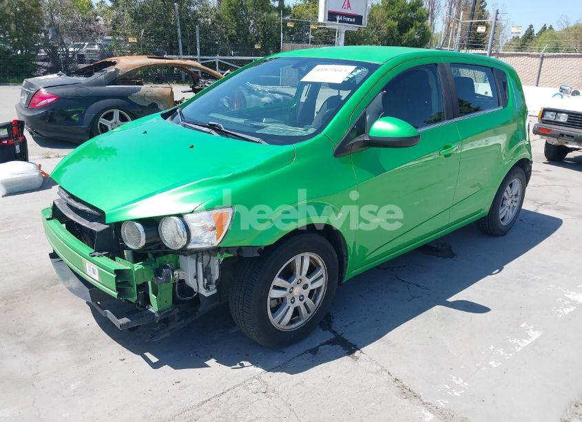 Photo 2 of 2015 Chevrolet Sonic LT AUTO (VIN 1G1JC6SG5F4155579)