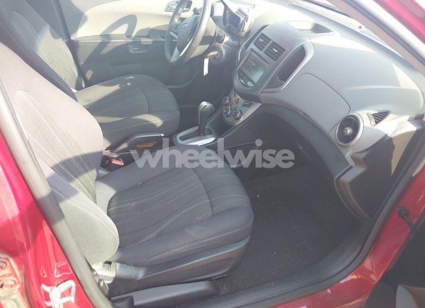 Photo 5 of 2013 Chevrolet Sonic LT AUTO (VIN 1G1JC6SG6D4149139)