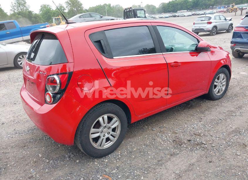 Photo 4 of 2013 Chevrolet Sonic LT AUTO (VIN 1G1JC6SG6D4161999)
