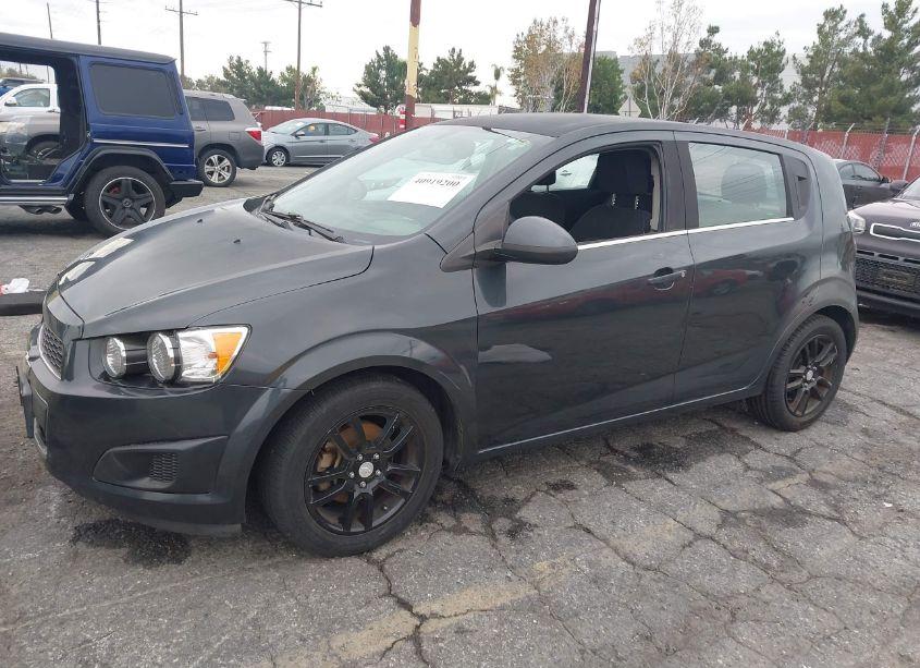Photo 2 of 2014 Chevrolet Sonic LT AUTO (VIN 1G1JC6SG6E4154326)