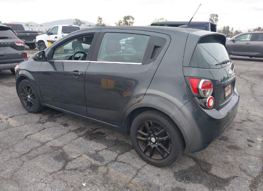 Photo 3 of 2014 Chevrolet Sonic LT AUTO (VIN 1G1JC6SG6E4154326)