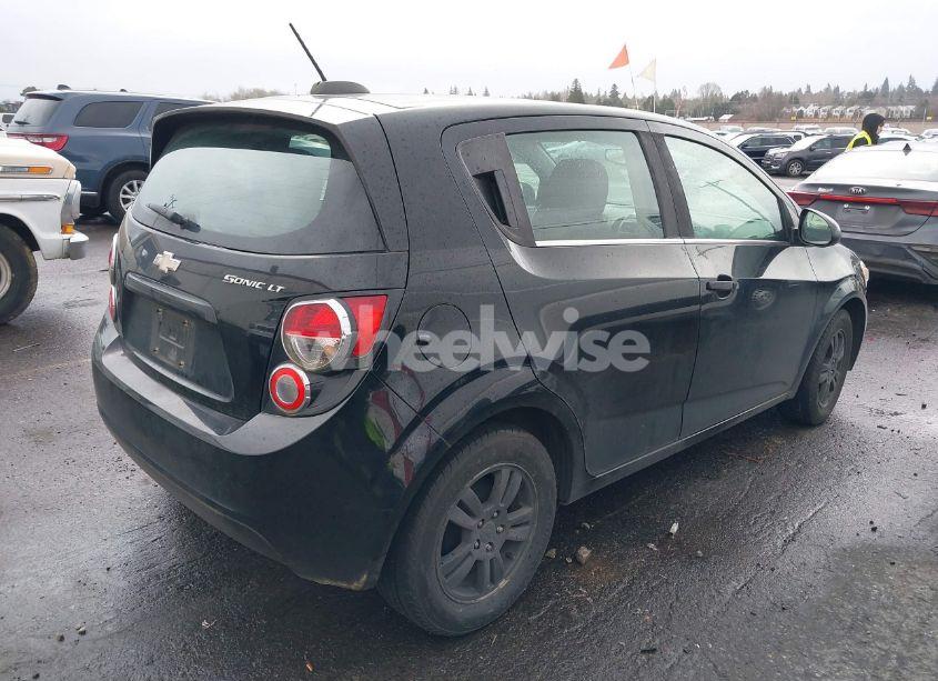 Photo 4 of 2016 Chevrolet Sonic LT AUTO (VIN 1G1JC6SG6G4146665)