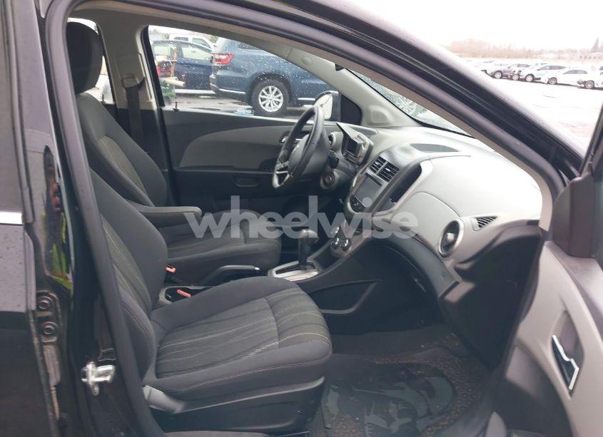 Photo 5 of 2016 Chevrolet Sonic LT AUTO (VIN 1G1JC6SG6G4146665)