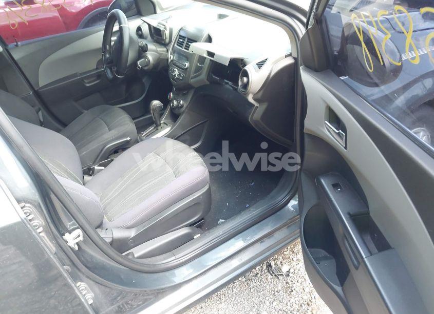 Photo 5 of 2013 Chevrolet Sonic LT AUTO (VIN 1G1JC6SG7D4190864)