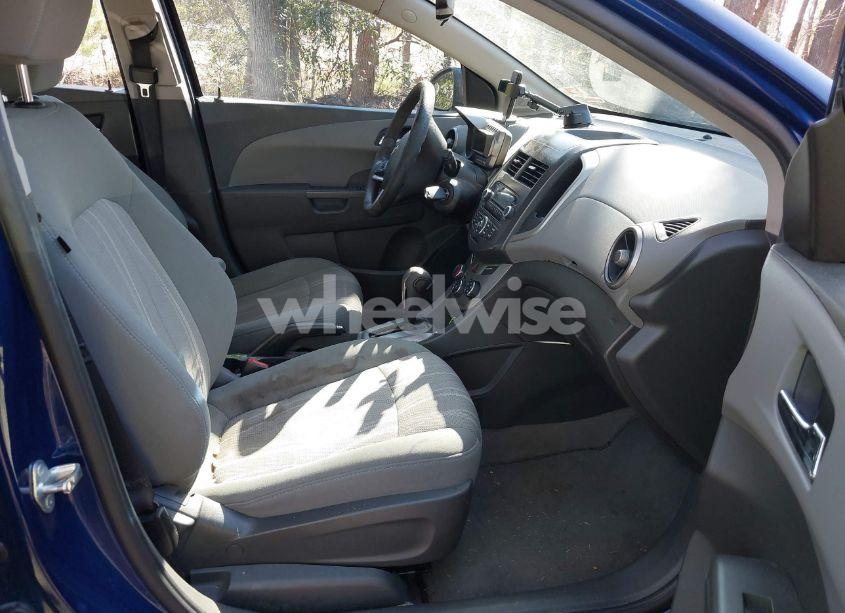 Photo 5 of 2014 Chevrolet Sonic LT AUTO (VIN 1G1JC6SG7E4118564)