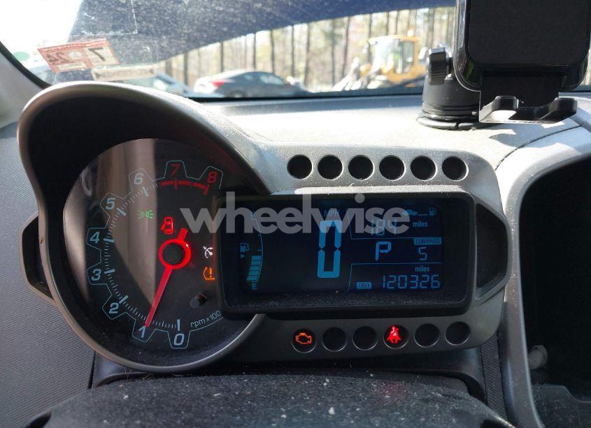 Photo 7 of 2014 Chevrolet Sonic LT AUTO (VIN 1G1JC6SG7E4118564)