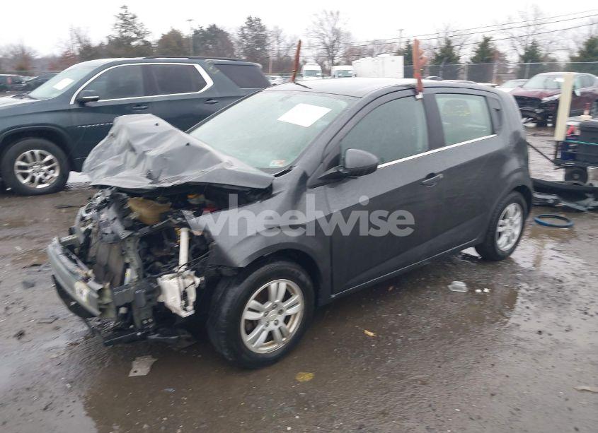 Photo 2 of 2016 Chevrolet Sonic LT AUTO (VIN 1G1JC6SG7G4144391)