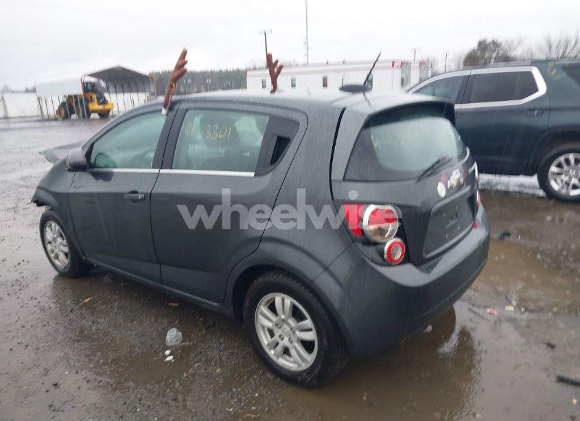 Photo 3 of 2016 Chevrolet Sonic LT AUTO (VIN 1G1JC6SG7G4144391)