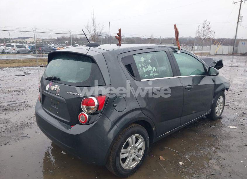 Photo 4 of 2016 Chevrolet Sonic LT AUTO (VIN 1G1JC6SG7G4144391)