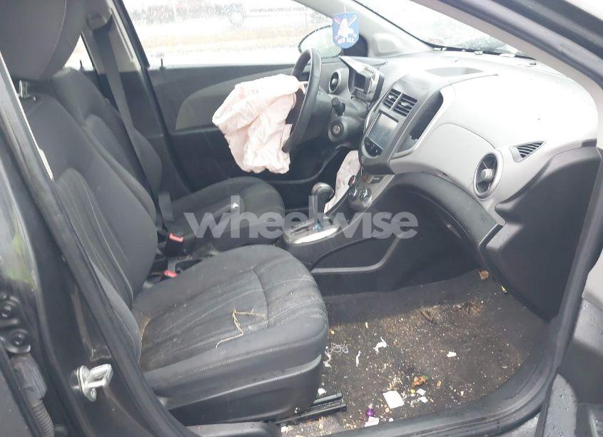 Photo 5 of 2016 Chevrolet Sonic LT AUTO (VIN 1G1JC6SG7G4144391)