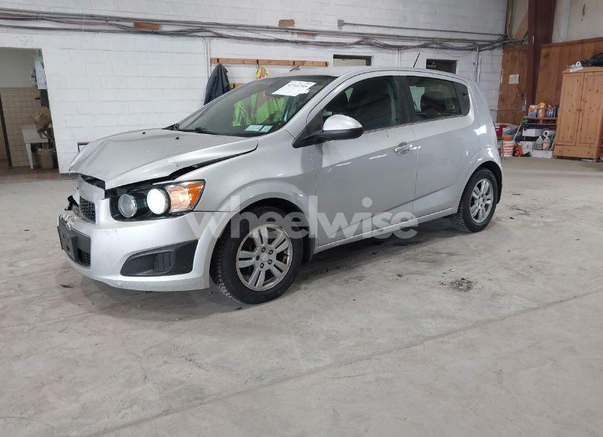 Photo 2 of 2016 Chevrolet Sonic LT AUTO (VIN 1G1JC6SG9G4151259)