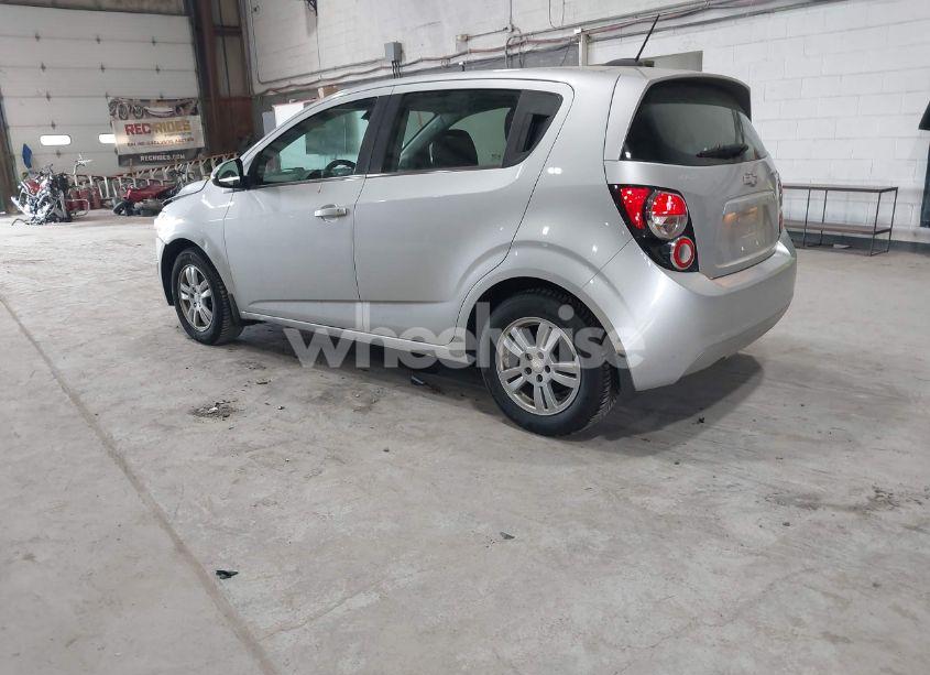 Photo 3 of 2016 Chevrolet Sonic LT AUTO (VIN 1G1JC6SG9G4151259)