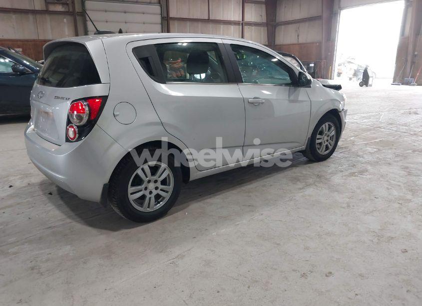 Photo 4 of 2016 Chevrolet Sonic LT AUTO (VIN 1G1JC6SG9G4151259)