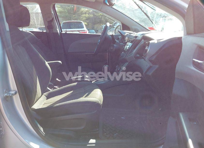 Photo 5 of 2013 Chevrolet Sonic LT AUTO (VIN 1G1JC6SGXD4218978)