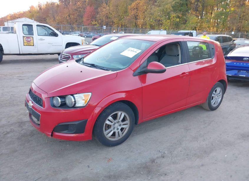 Photo 2 of 2013 Chevrolet Sonic LT AUTO (VIN 1G1JC6SGXD4233142)