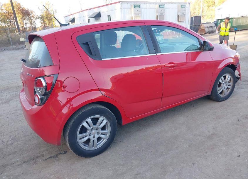 Photo 4 of 2013 Chevrolet Sonic LT AUTO (VIN 1G1JC6SGXD4233142)