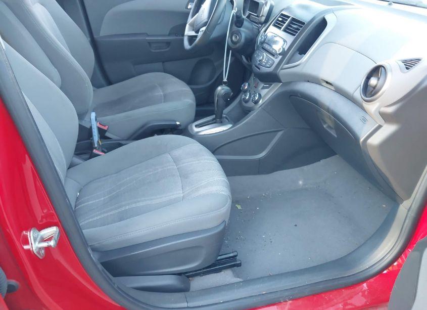 Photo 5 of 2013 Chevrolet Sonic LT AUTO (VIN 1G1JC6SGXD4233142)
