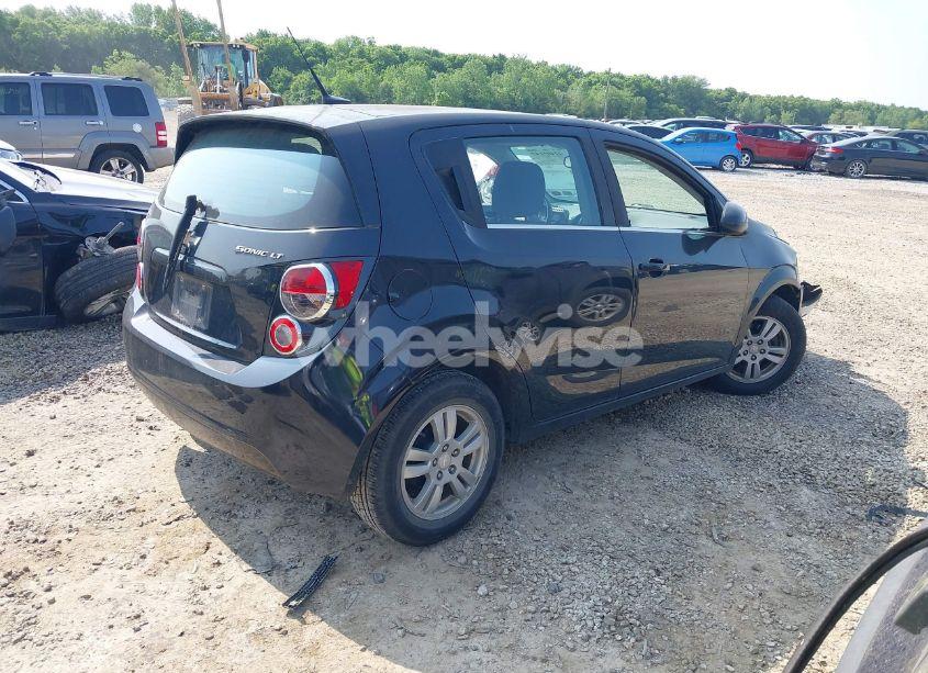 Photo 4 of 2014 Chevrolet Sonic LT AUTO (VIN 1G1JC6SGXE4212356)