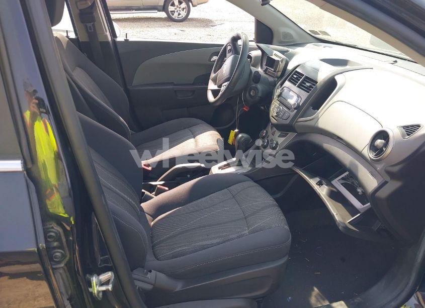 Photo 5 of 2014 Chevrolet Sonic LT AUTO (VIN 1G1JC6SGXE4212356)