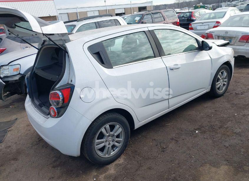 Photo 4 of 2014 Chevrolet Sonic LT AUTO (VIN 1G1JC6SGXE4227987)
