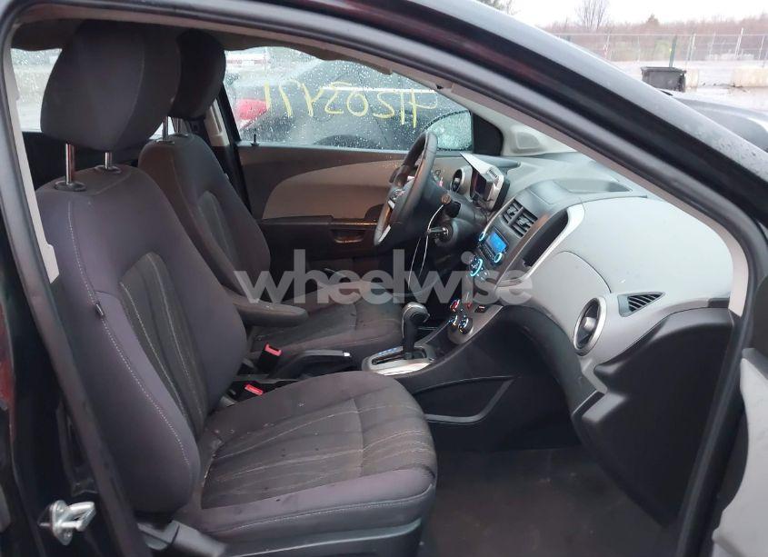 Photo 5 of 2014 Chevrolet Sonic LT AUTO (VIN 1G1JC6SGXE4232882)