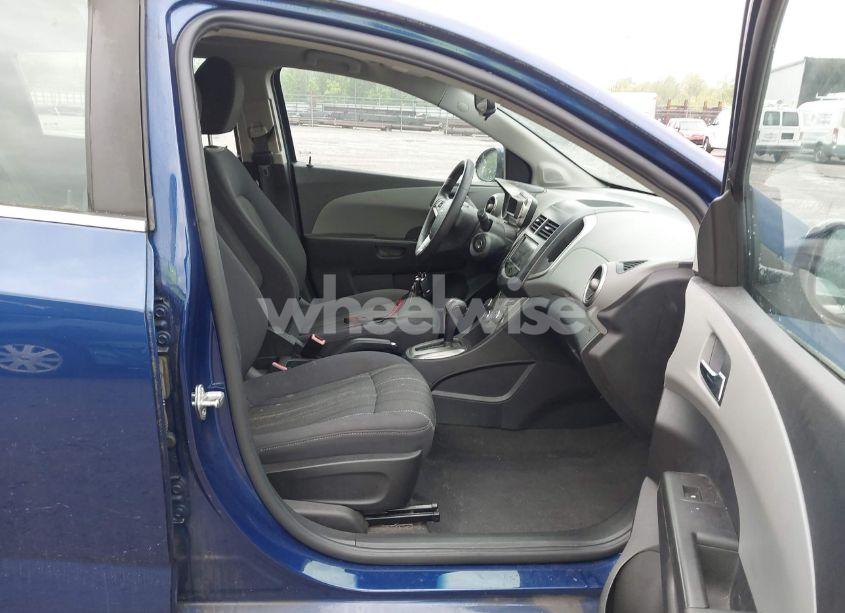 Photo 5 of 2013 Chevrolet Sonic LT (VIN 1G1JC6SH0D4196613)