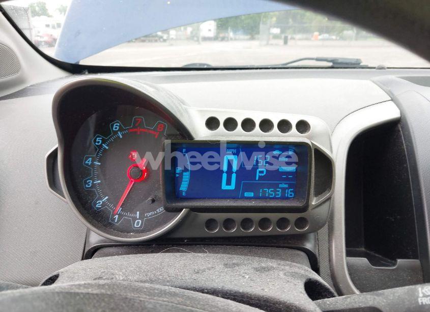 Photo 7 of 2013 Chevrolet Sonic LT (VIN 1G1JC6SH0D4196613)