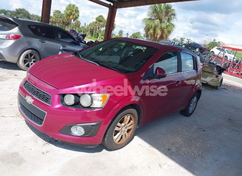 Photo 2 of 2014 Chevrolet Sonic LT AUTO (VIN 1G1JC6SH0E4122433)