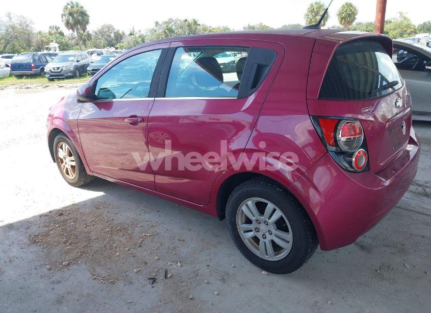 Photo 3 of 2014 Chevrolet Sonic LT AUTO (VIN 1G1JC6SH0E4122433)