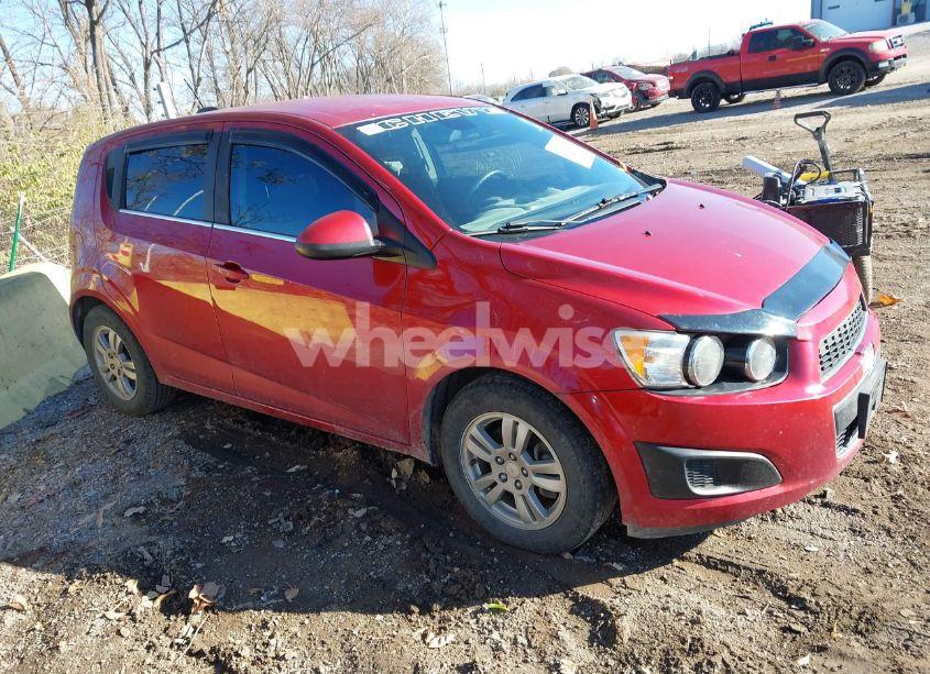2015 Chevrolet Sonic LT AUTO (VIN 1G1JC6SH0F4220105) main photo