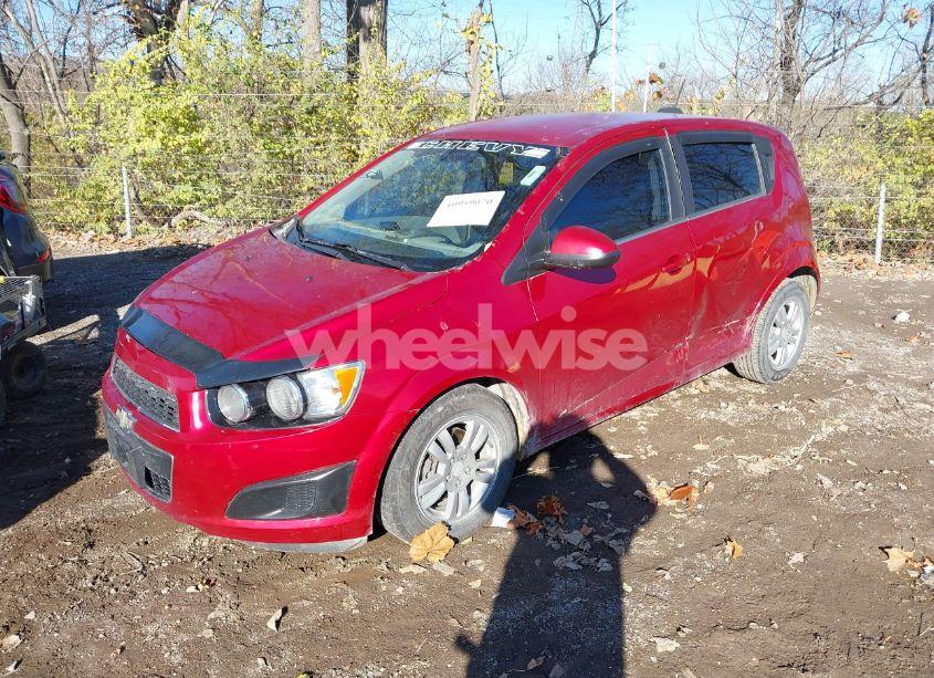 Photo 2 of 2015 Chevrolet Sonic LT AUTO (VIN 1G1JC6SH0F4220105)