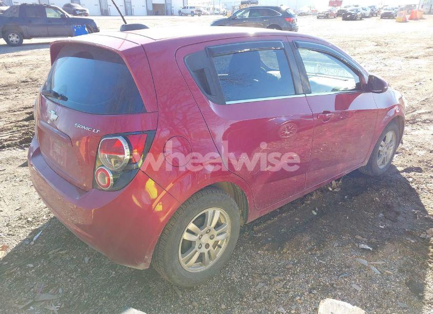 Photo 4 of 2015 Chevrolet Sonic LT AUTO (VIN 1G1JC6SH0F4220105)