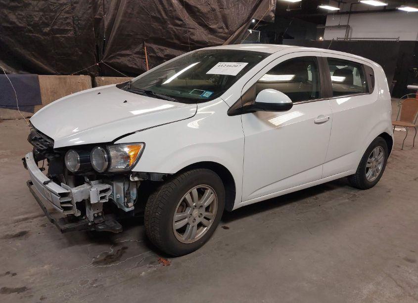 Photo 2 of 2016 Chevrolet Sonic LT AUTO (VIN 1G1JC6SH0G4160490)