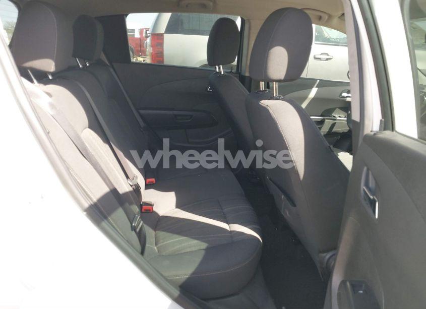 Photo 8 of 2016 Chevrolet Sonic LT AUTO (VIN 1G1JC6SH0G4161204)