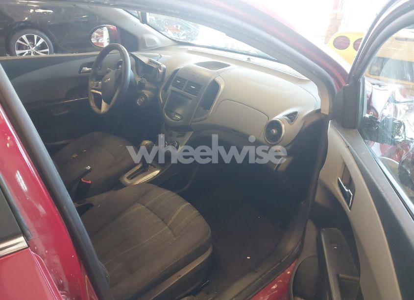 Photo 5 of 2013 Chevrolet Sonic LT AUTO (VIN 1G1JC6SH1D4101525)