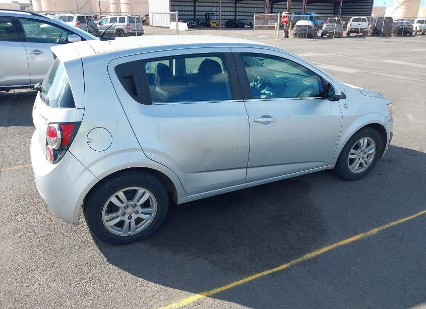 Photo 4 of 2013 Chevrolet Sonic LT AUTO (VIN 1G1JC6SH1D4102318)